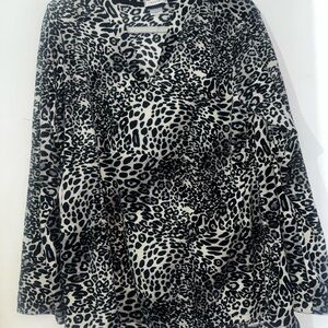 Natori Black and White Leopard Print Lounge Shirt